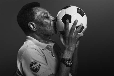 Hublot celebrates the life of King Pelé .